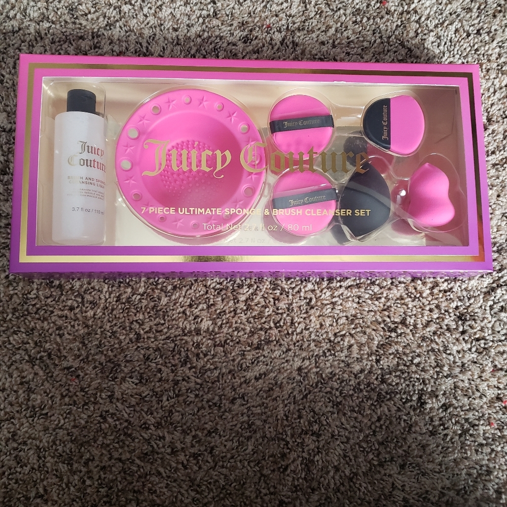 Juicy Couture Sponge & Brush Cleanser Set